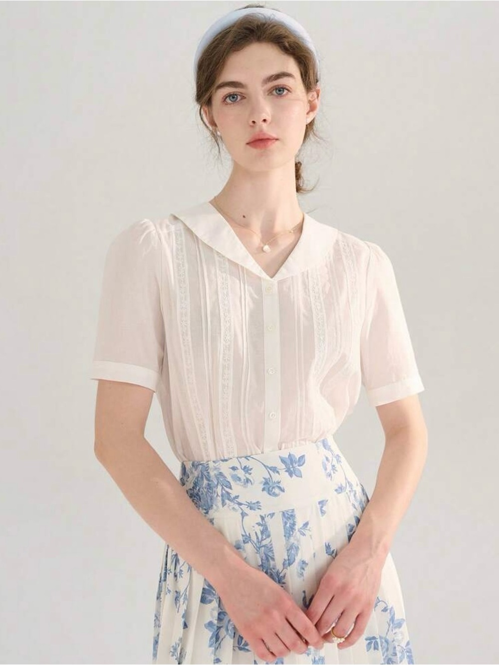 Simple Retro Women Embroidered White Blouse Short Sleeve - Size S (NEW WITH TAG)